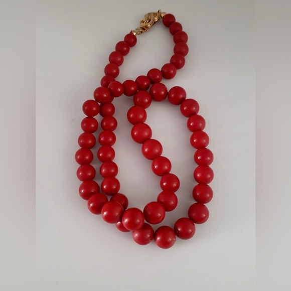 Vintage Red Bead Necklace - Picture 6 of 7